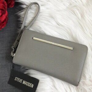 NWT STEVE MADDEN BZIPPY ZIP AROUND WALLET WRISTLET CASE